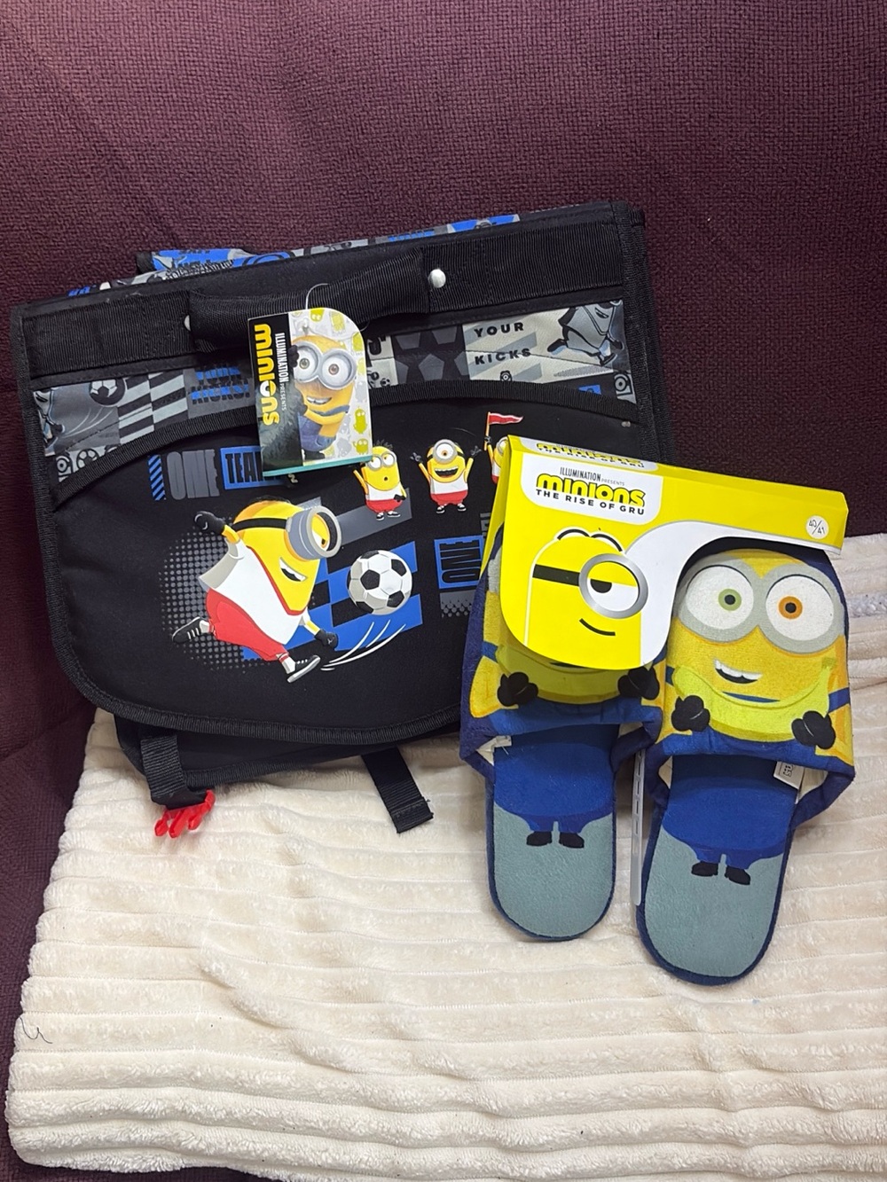 NWT 🏷️ Kids Despicable Me Backpack with Slippers & Journal